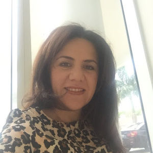 Meet your Posher, Claudia